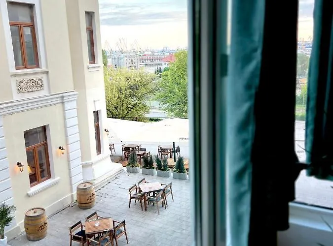 Apartament Piata Ovidiu 14 *