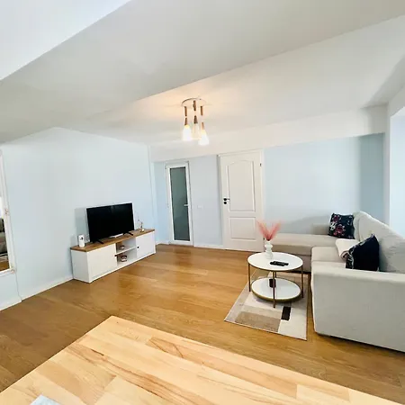 Apartament Centru Plaja Modern