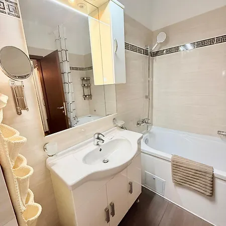 Centru Plaja Modern Apartament